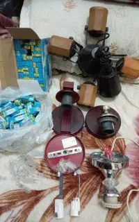 لوازم برقی و روشنایی لوستر کوچک و لامپ هالوژنی