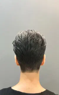 استخدام پرسنل حرفه ای در لاین ناخن و احیا و صافی