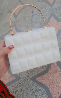 کیف فروشی سفید