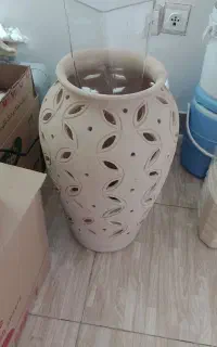 گلدان سفالی و گلدان شیشه ای بامبو