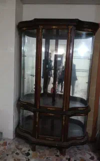 ویترین اینه دار