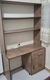 کتابخانه ی ایستاده+میز تحریر