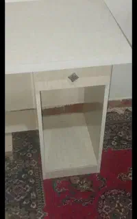 میز کامپیوتر در حد