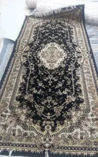 فرش کناره مشکی