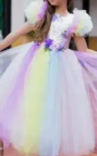 لباسن تور خوشکل برا سن۵سال تا ۸سال موجوده..