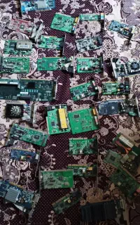 انواع بردهای الکترونیکی و کتاب وکاغذباطله