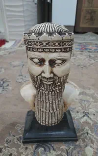 مجسمه کورش