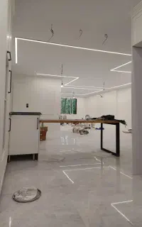 اجرای میکروسمنت و نقاشی یا رنگ آمیزی ساختمان