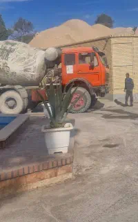 کامیون میکسر آماده بکار