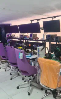 تعمیرکار بسیار مسلط و حرفه ای موبایل