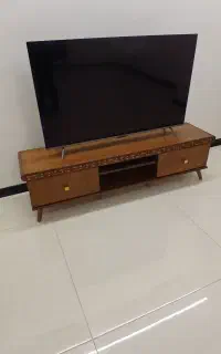 میز تلویزیون در حد نو