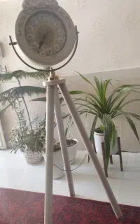 ساعت ایستاده