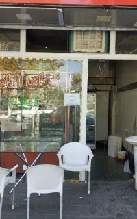 شاگرد ساده و کمک اشپز و اسپز در غذای اماده