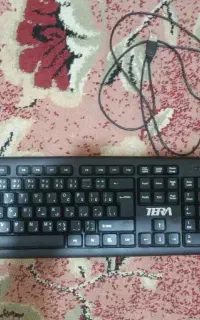کیبورد کامپیوتر سالم