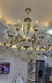 یک عدد لوستر برنز کاملا نو