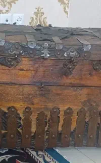 صندوقچی وچراغ قدیمی