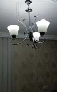 دو عدد لوستر سه شعله در حد نو    ...