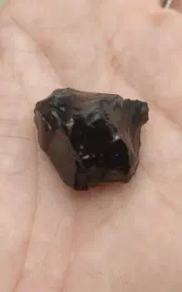سنگ آبسیدین سیاه