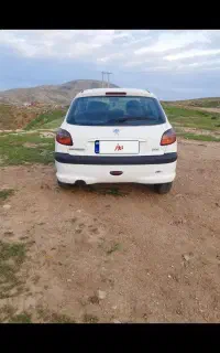 پژو 206 تیپ ۲مدل 88 بسیار سالم و سرحال میباشد