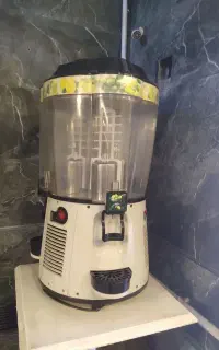 شربت سرد کن،و گرمکن شیر کاکائو ایتالیایی فروشی