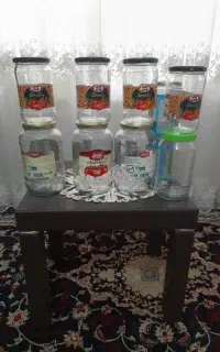 شیشه و دبه ی تمیز