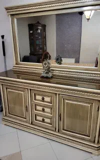کنسول و آینه