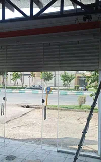 نصب شیشه(شیشه بری) و کرکره برقی و درب اتوماتیک
