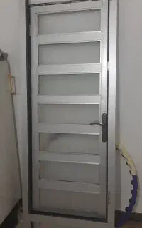 درب آلومینیومی  سرویس بهداشتی دوجداره