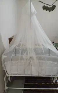 تخت گهواره ای نوزاد