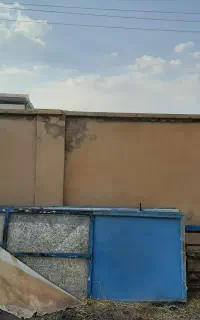 در مغازه و گاراژی