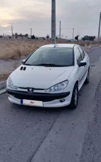 پژو sd  V8 تمام فول مدل 88 سفارشی