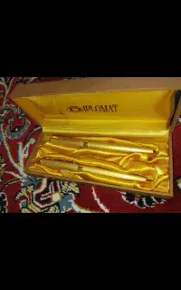 خودنویس و خودکار دیپلمات