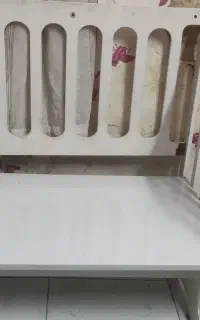 تخت کنار مادر