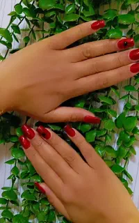 خدمات ناخن و پدیکور