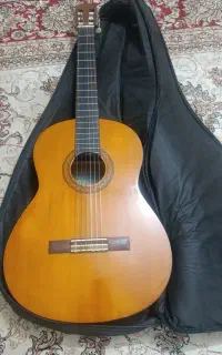 گیتار یاماها c40