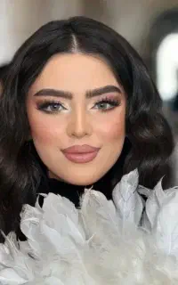 میکاپ پایه ۷۰۰ شینیون ۷۰۰ ناخن۵۰۰