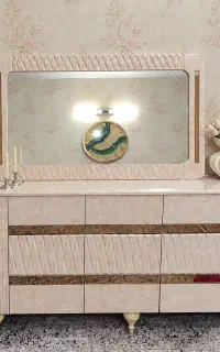 آیینه و کنسول