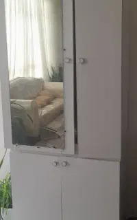 اینه جالباسی جنس ملامین در حد نو سالم ومحکم