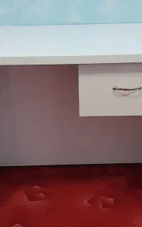 میز تحریر و صندلی چرخدار