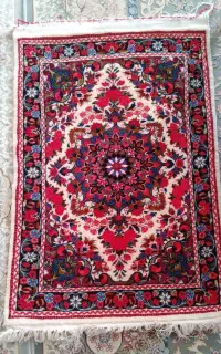 پشتی دست بافت