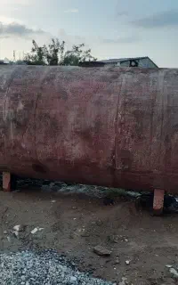یک عدد تانکر گازوئیل  فلزی