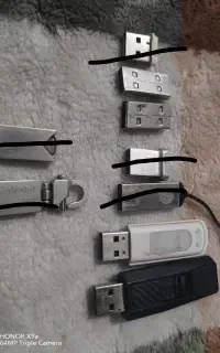 فلش ۱۶گیگ و ۸گیگ و تلفن همراه