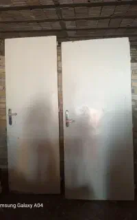 درب چوبی با چهارچوب