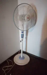 پنکه پایه دار