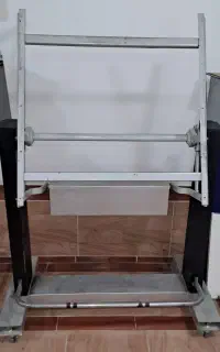 میز نقشه کشی چرخدار
