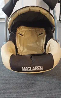 کریر و کالسکه و آغوشی نوزاد