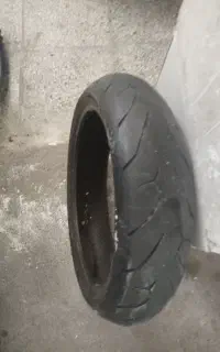 تایر عقب بنلی ۳۰۰