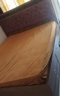تخت دونفره، پاتختی و میز آرایش، پاف