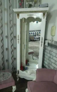 یگ عدد ویترین چوبی
