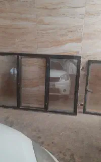 پنجره باشیشه